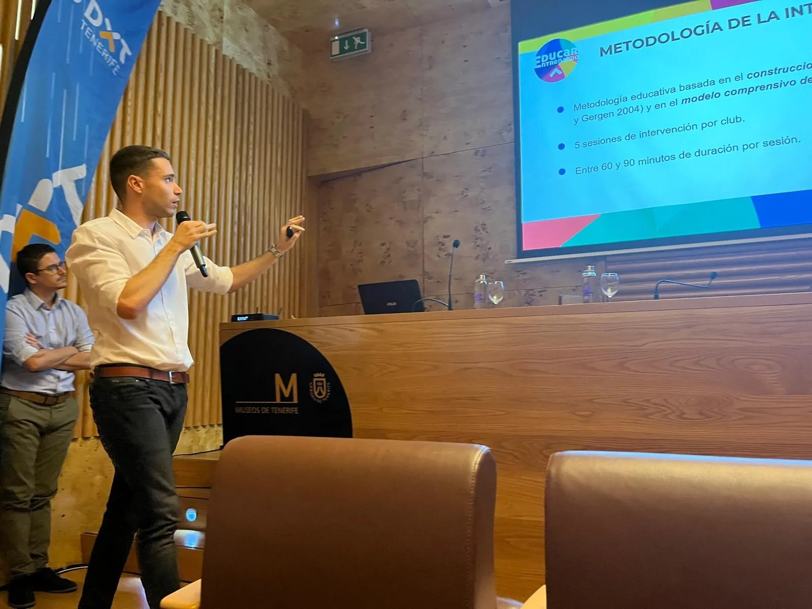 Jorge Pastor presentando un proyecto en Museos de Tenerife